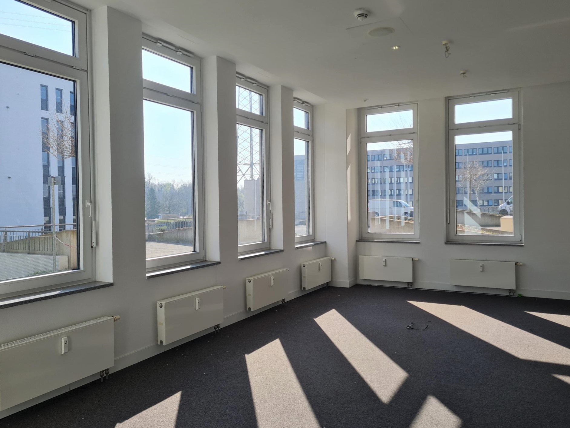 Büro 6