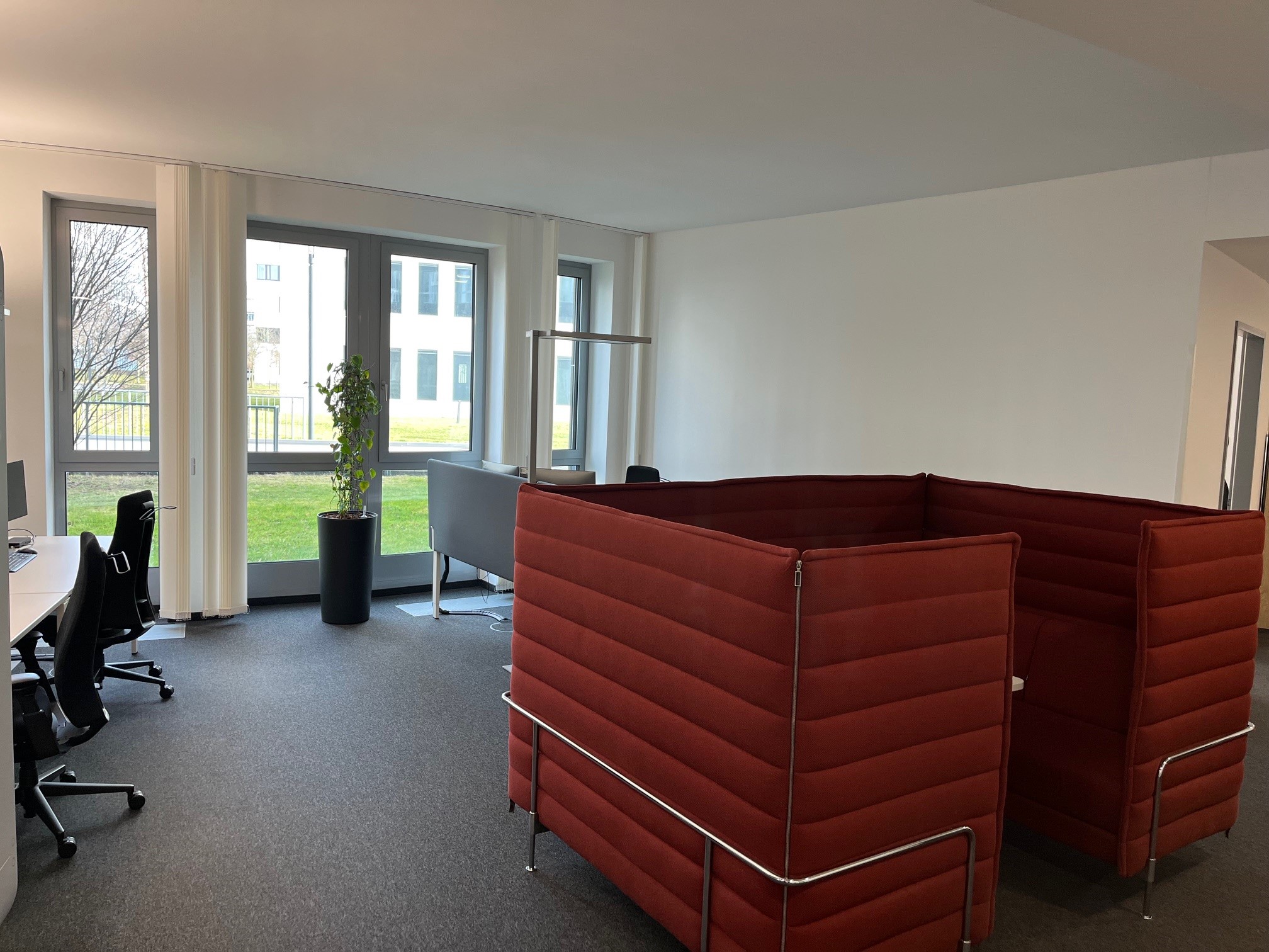 KB5_EG_open space