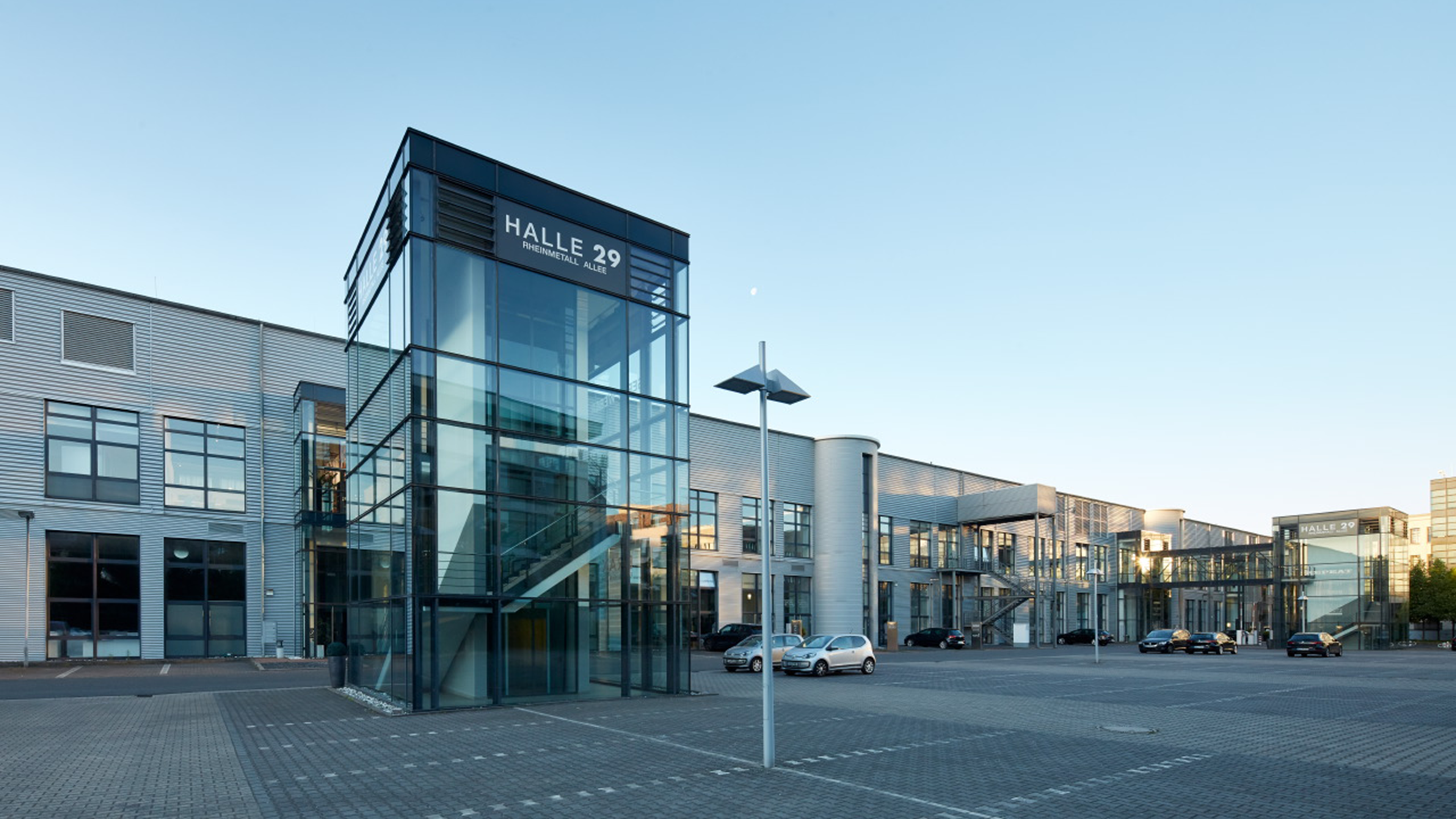 Halle_29_Duesseldorf__2__16-9