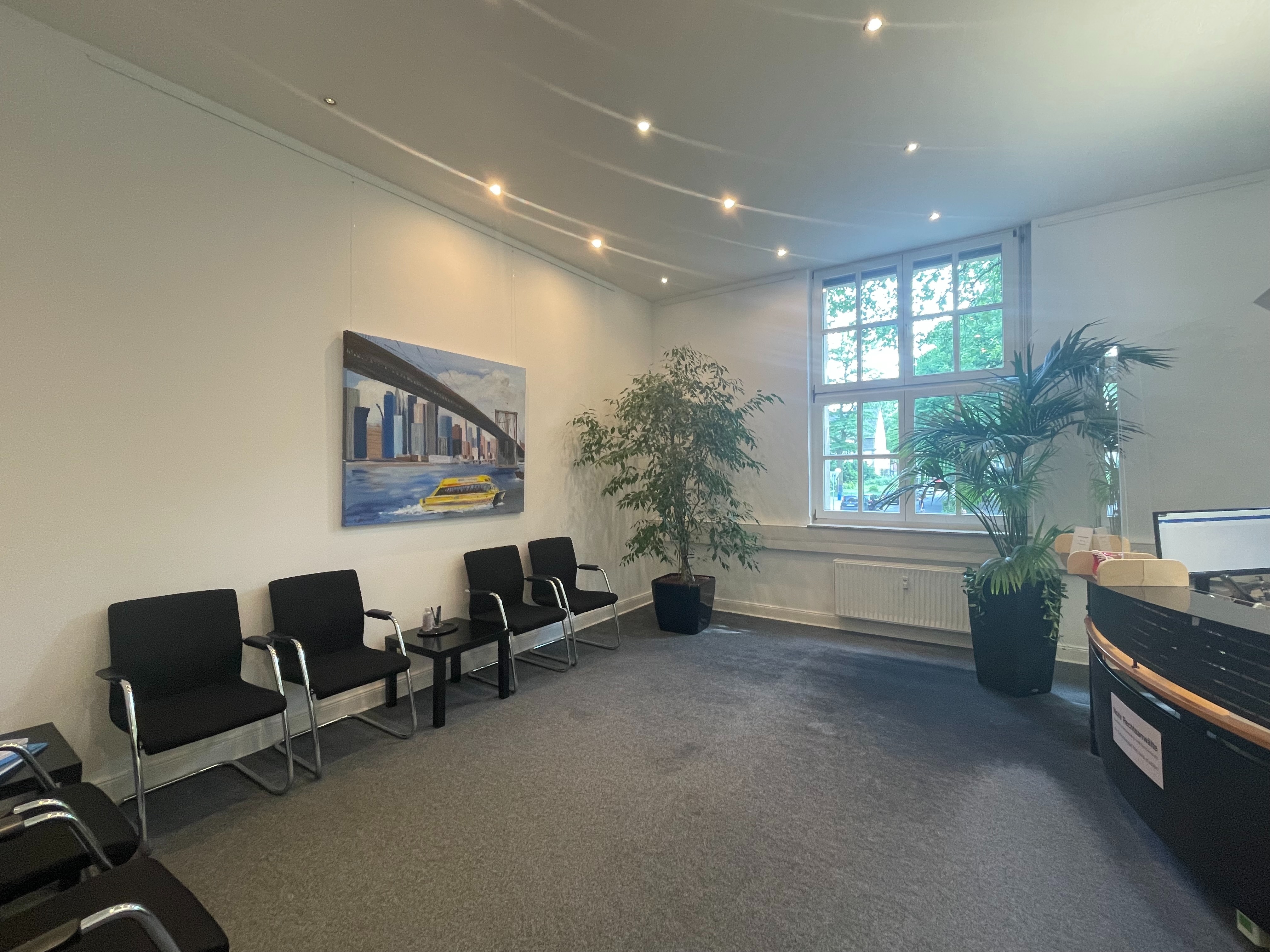 Innenansicht Empfangsbereich & Warteraum