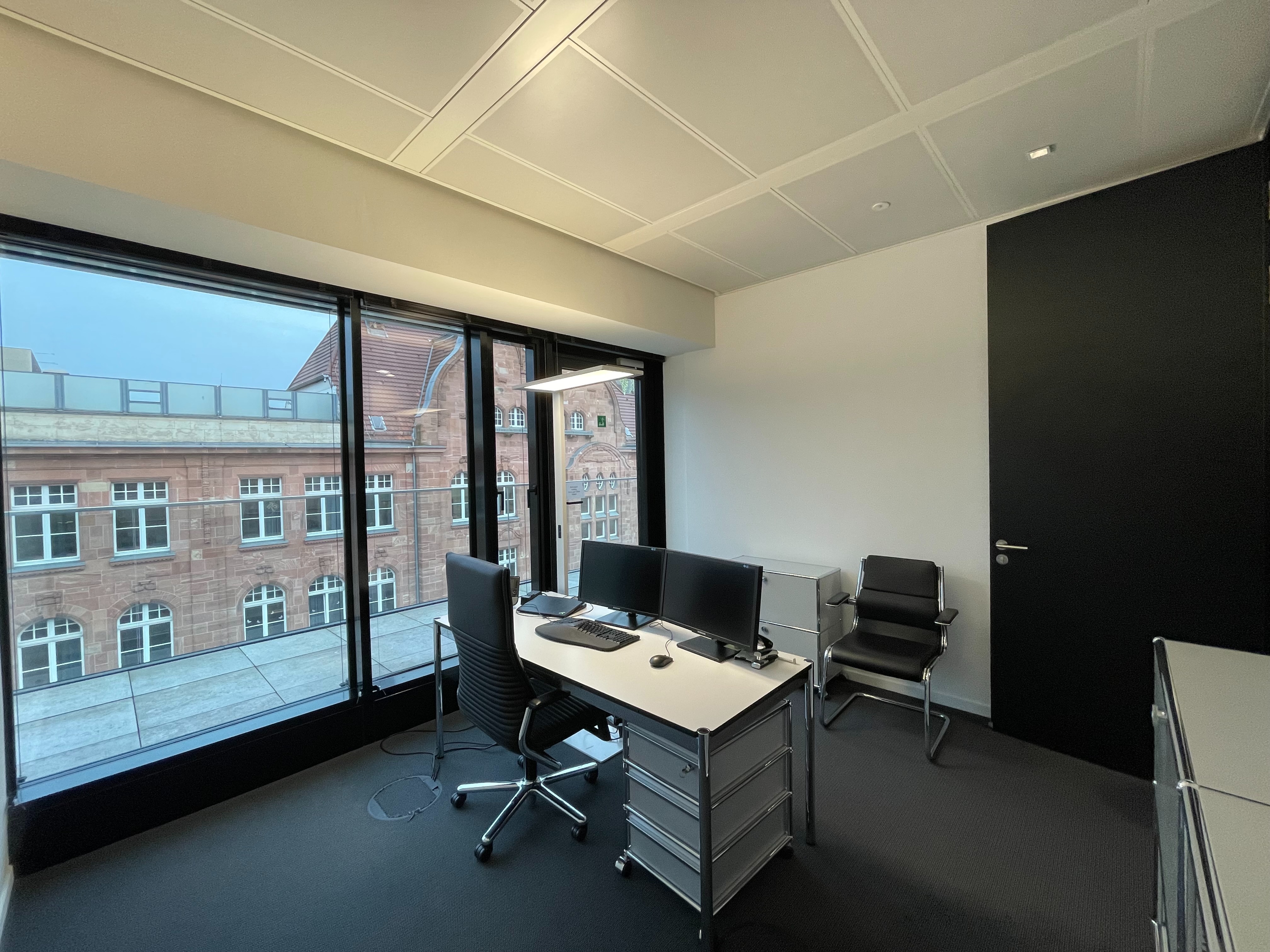 Büro 1