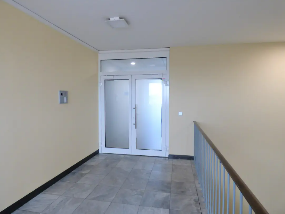 Innenaufnahme Treppenhaus/Eingang
