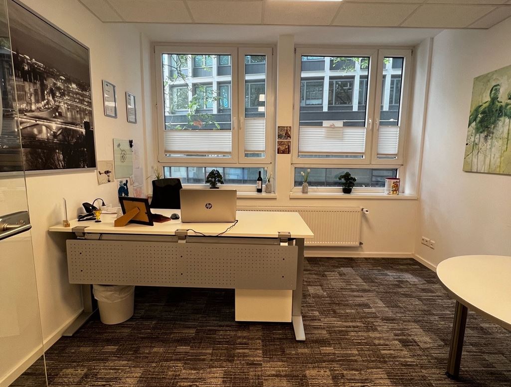 Büro 4