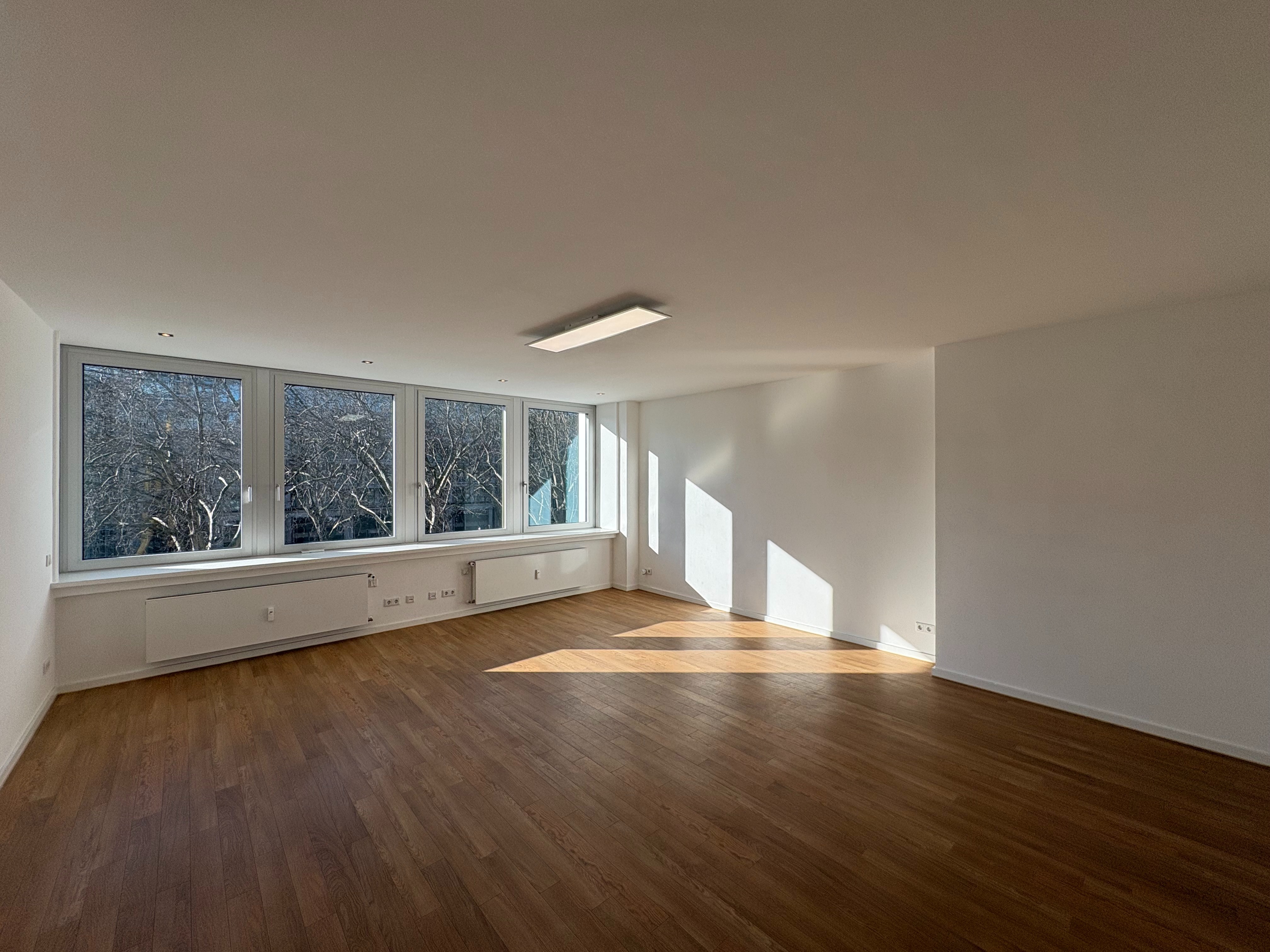 Büro 1