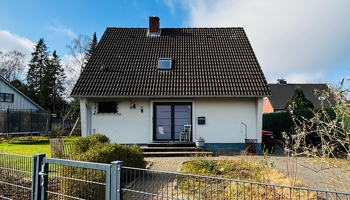Helles EFH/Haus mit viel Platz & großem Garten