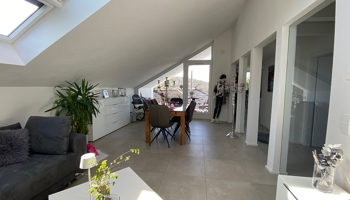 PROVISONSFREI Lichtdurchflutete 3 Zi. DG Wohnung in Aichtal