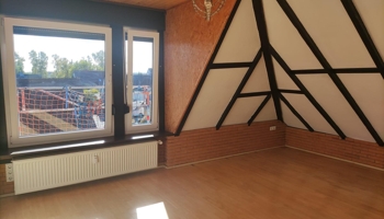 Helle,charmante,ruhige 3Zi.DG Wohnung ,68 qm Grundfläche ( Din 50qm Wohnfläche),38110 BS 