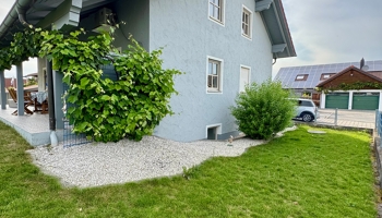 Geräumiges Einfamilienhaus mit großem Garten, Pool und Sauna