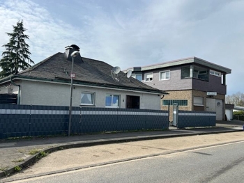 Attraktive Gewerbeimmobilie mit Einfamilienhaus & Penthouse in Radevormwald