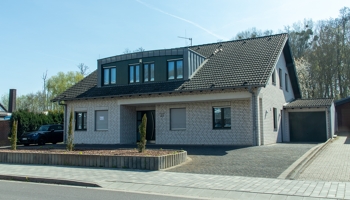 Traumhaftes Einfamilienhaus mit Einliegerwohnung – Direkt am Naturschutzgebiet!
