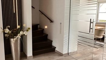 Modernes Einfamilienhaus mit Pool und Kamin in Brühl-West