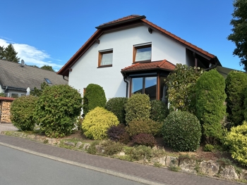 Einfamilienhaus mit Keller, Garage & Baugrundstück mit Wohnmobilcarport, Kota und Badeteich