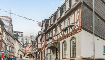 Herzensprojekt - Denkmalgeschütztes Mehrfamilienhaus (provisionsfrei)