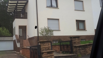 VK-Geislautern: Doppelhaushälfte in Waldrandlage