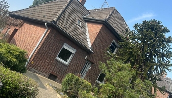 Doppelhaushälfte mit 650 qm Grundstück und Ausbaupotenzial – Ideal für Familien und Paare