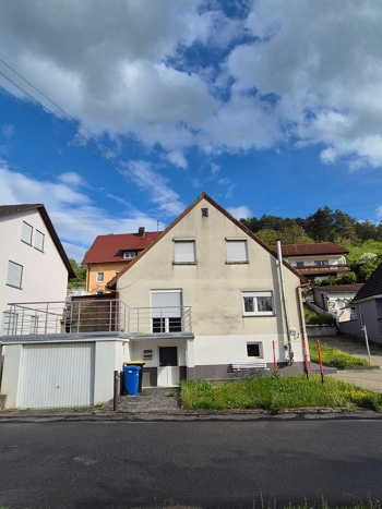 Familienhaus mit schönem Grundstück, Schuppen und Garage