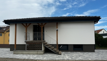 5-Raum-Einfamilienhaus & 1-Zimmer Einliegerwohnung im Keller & Baugrundstück