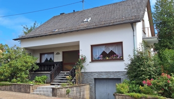 Losheim/Britten für große Fam./ evtl 2 Whg/ Praxis/ Gewerbe