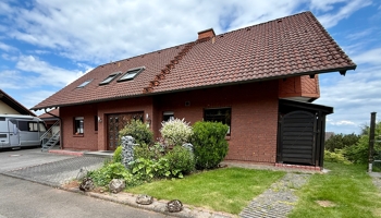 Einfamilienhaus mit Einliegerwohnung