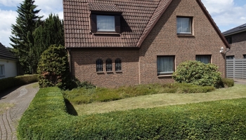 Einfamilienhaus 7 Zimmer 740m² Grundstück