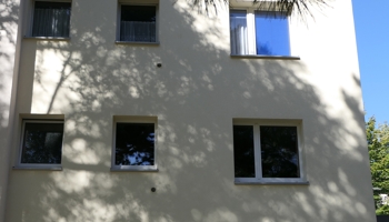 bezugsfreie 3 Zimmer-Etagenwohnung mit Westbalkon und PKW-Stellplatz - provisionsfrei