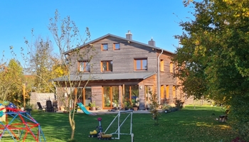 Geräumiges Idyll mit viel Platz und Hauskoppel: Architekten- und Bauernhaus in Einem