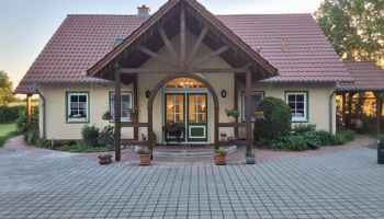 Haus 236 m2 & Hof 1.504 m2, Erdkeller, Doppelcarport 