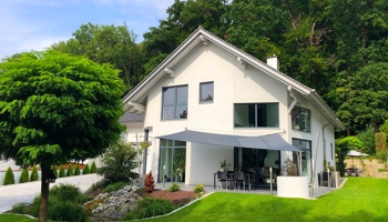 Exklusives Wohnen am Stadtrand mit Loft-Charakter und Pool am Naturschutzgebiet in Landshut