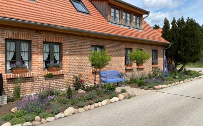 Frisch restauriertes Landhaus mit Gästehaus