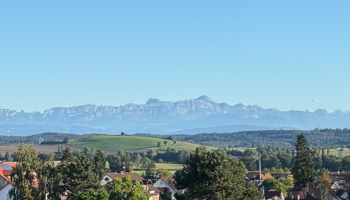 Provisionsfreies MFH mit 3 Wohnungen und Panoramasicht in Top Wohnlage von Privat zu verkaufen.