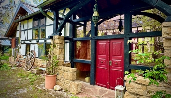 Ein Ort für Visionäre: Extravagantes Landhaus mit Seele, Stil und Naturblick