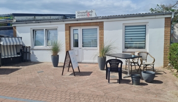 Ladenlokal als Bungalowgebäude an der Strandpromenade in Dahme zu verkaufen