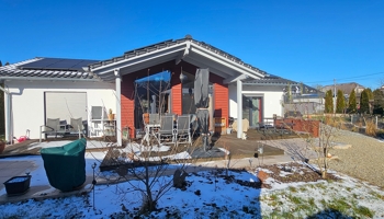 Traumhaft wohnen am Mühlkanal: Freistehender Bungalow mit exklusiver Ausstattung in Toplage