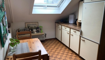 Gemütliche 2-Zimmer-DG-Wohnung mit Einbauküche in Siegen