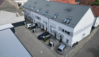 Modernes Reihenhaus in Gerolfing - energieeffizient und stilvoll wohnen auf 3 Etagen, 136m², BJ 2021