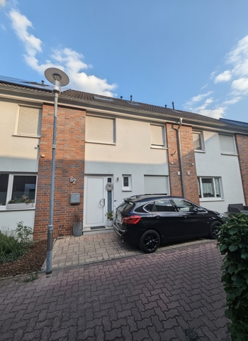 Modernisiertes Reihenmittelhaus mit Feldblick in Grevenbroich-Allrath