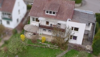 Vaihingen Enz Kernstadt - Familiengerechtes, freistehendes MFH mit wunderschöner Aussicht