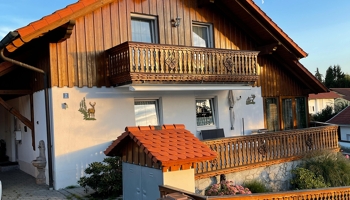 Großzügiges Einfamilienhaus mit Einliegerwohnung und Wintergarten 