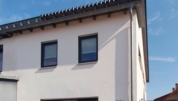 Moderne Doppelhaushälfte 