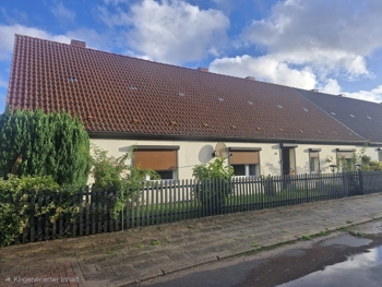Charmante DHH mit Pferdestall auf großem Grundstück