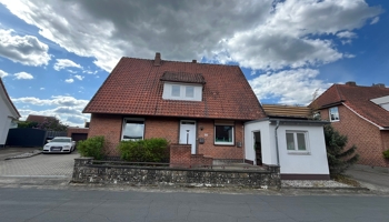 Freistehendes Einfamilienhaus mit Einliegerwohnung