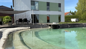 Modernes EFH (KfW 40) mit Schwimmteich + multifunktionalem Nebengebäude ( 78 m²)