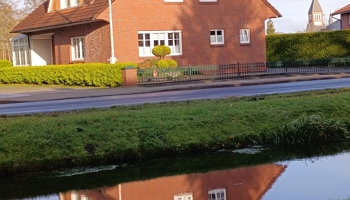 Wunderschönes gepflegtes EFH in Kanallage m. Garten , absolut zentrumsnah in Papenburg-Obenende !