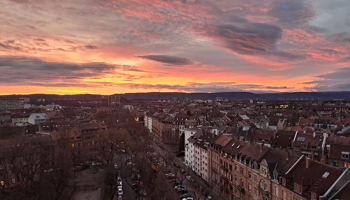 Renovierte Helle 3- Zimmer Wohnung, 78qm, Balkon & EBK - Top Lage in KA
