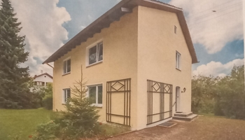 Renoviertes Zweifamilienhaus mit Potenzial 