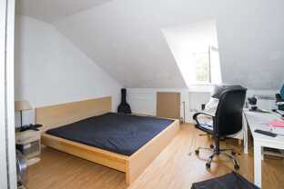 Schlafzimmer DG