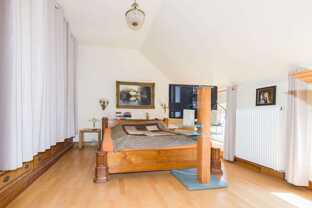 Schlafzimmer 1