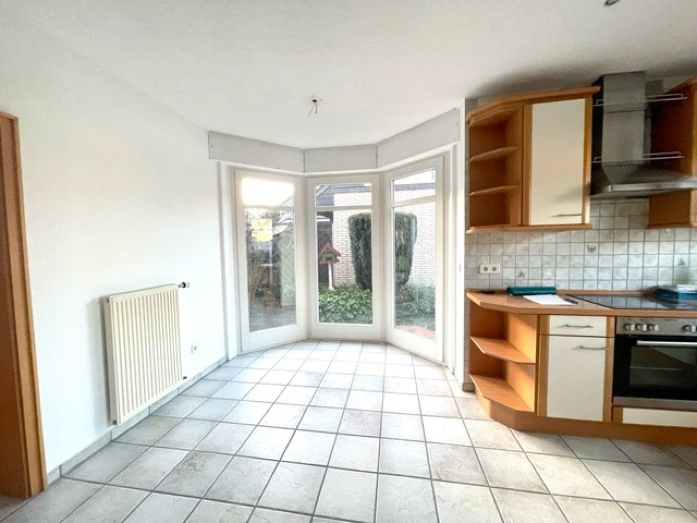 Helle, großz. EG-Whg. 3 ZKB Gä.-WC EBK, gr. Garten, Garage, top Lage GT-Süd - Foto 5