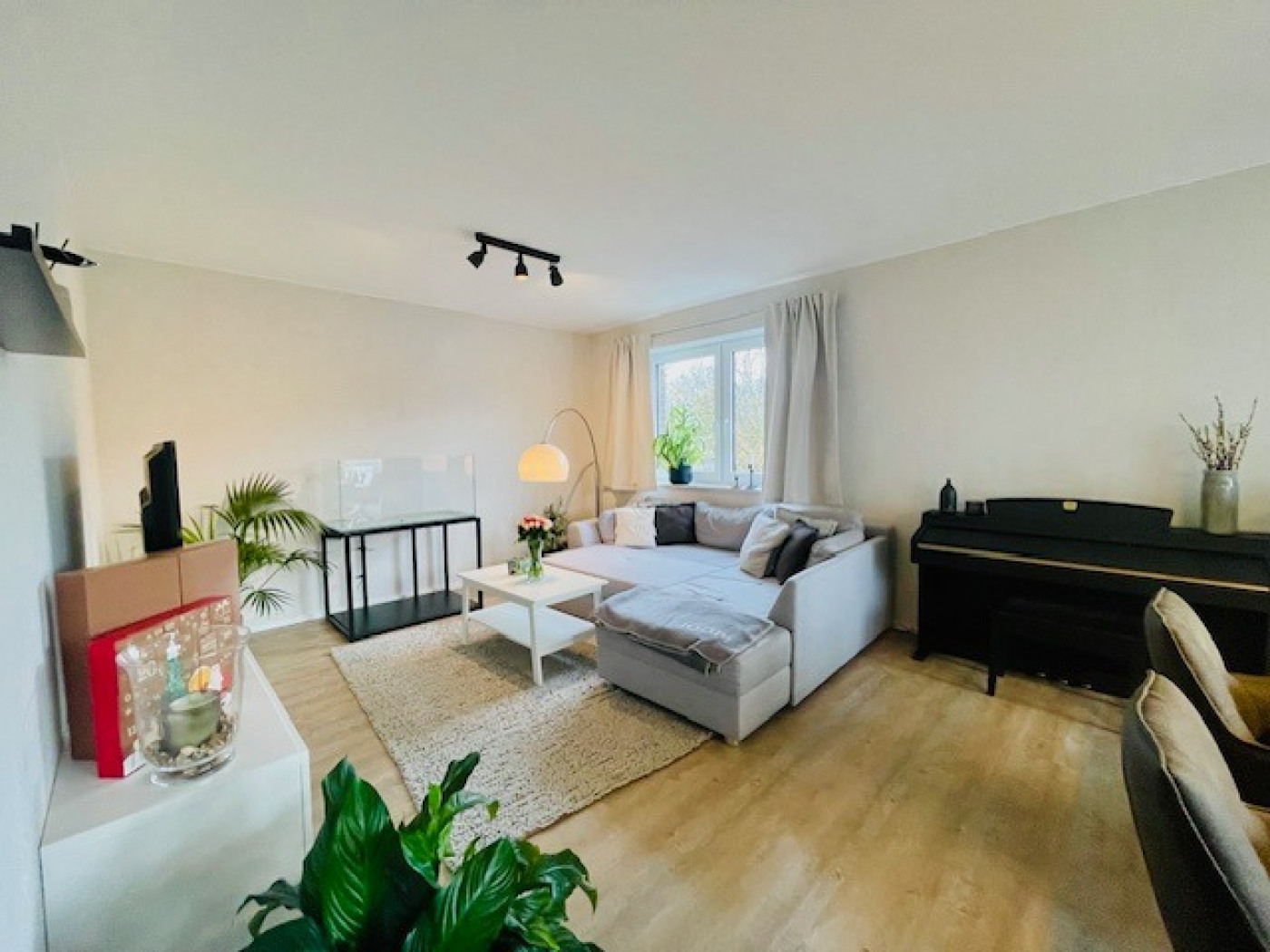 RESERVIERT ! Moderne 3-Zimmer-Wohnung im 1. OG Loggia, Stellplatz KFW 55 in GT-Isselhorst - Photo 1