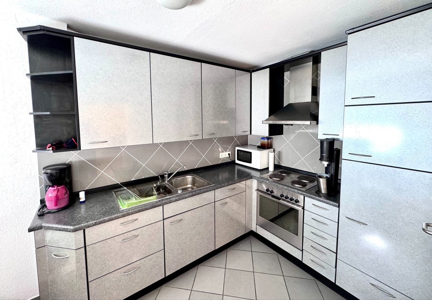 Gut aufgeteilte. 2-Zi.-Whg. schöner Balkon EBK Carport 1. OG GT-Süd - Foto 3